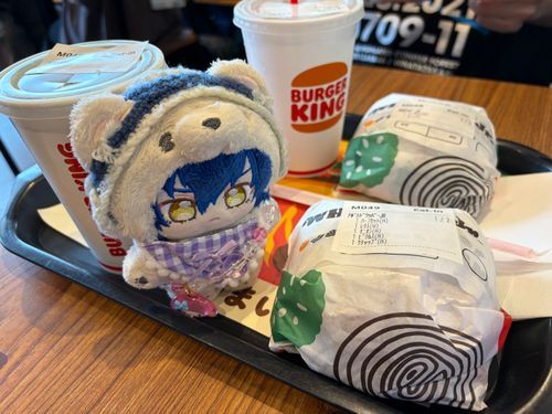 プロデューサーと人生２度目のバーガーキングに行きました🍔おすすめされてたオールヘビー（マヨ以外）にしてみましたよぉ〜