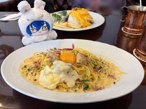 ずっと気になってたカルボナーラを食べました🍝味の濃い食べ物って幸せですよねぇ…