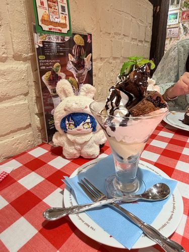 プロデューサーが仕事で嫌なことがあったらしいです…甘いものでも食べて元気出しましょう！🍫