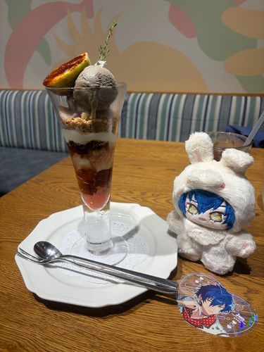 イチジクのパフェを食べました！みずみずしくてとっても美味しかったっすねぇ〜🎶