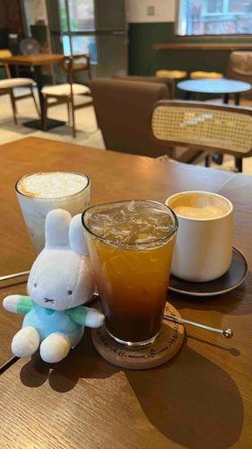 Miffy at the coffee shop ♪( ´θ｀)