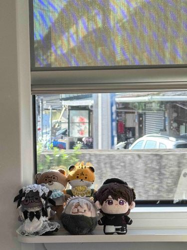 hanging out with my friends ( ◠‿◠ )