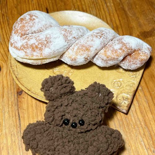 ねじねじドーナツ食べた♪うまうまー🐻