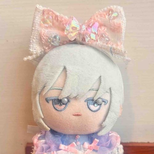ますたーに新しいリボンをいただきました🎀
きらきらしていて、きにゃりはとても気に入りました。