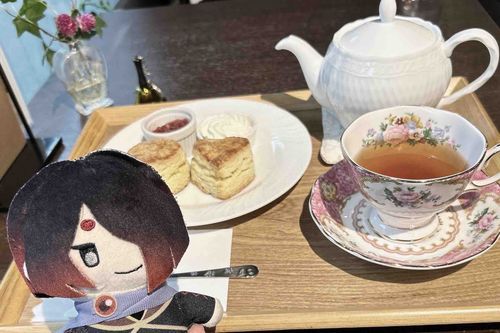 あるじさまはクリームティーがおすきです。
ほんじつのこうちゃは、ダージリンセカンドフラッシュとなっております。