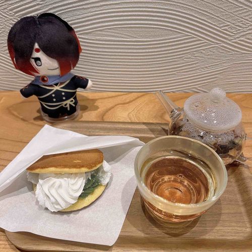 まっちゃとこうちゃもあいますね🍵🌿‬🫖
こんしゅうは、いただきもののおかしをたくさんたべたので、あしたのジムはきびしくしてもらいましょうね😌