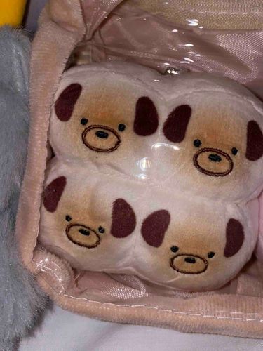 眠そうなちぎりパン

主の寝相が悪いので危ないから袋に入れました✨️