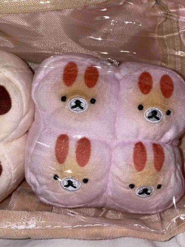 同じく眠そうなちぎりパン(うさぎ) 
このふたり名前付けないとちぎりぱんって呼んでたらどっちがどっちか分からなくなりそう…