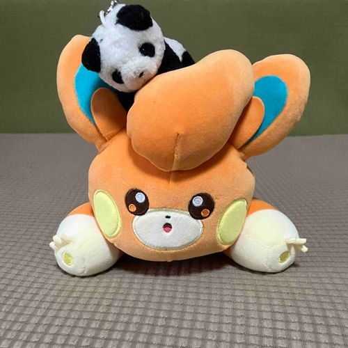 あたらしい　おともだち！
ぱも　の　もみじちゃん　だよ〜！
せいかくは　しんちょうで　ちょっぴりみえっぱり　だって🐼
けいかいしんが　つよいけど　いろんなものに　きょうみも　あるみたい🍁⚡️
うちのひと　まえに　ぽけもんせんたーいったとき　ぱもちゃんが　いなくて　そのときから　ずっと　おむかえ　まよってたんだって🌀
かえでちゃんも　きょうだいが　できて　うれしいね💕
