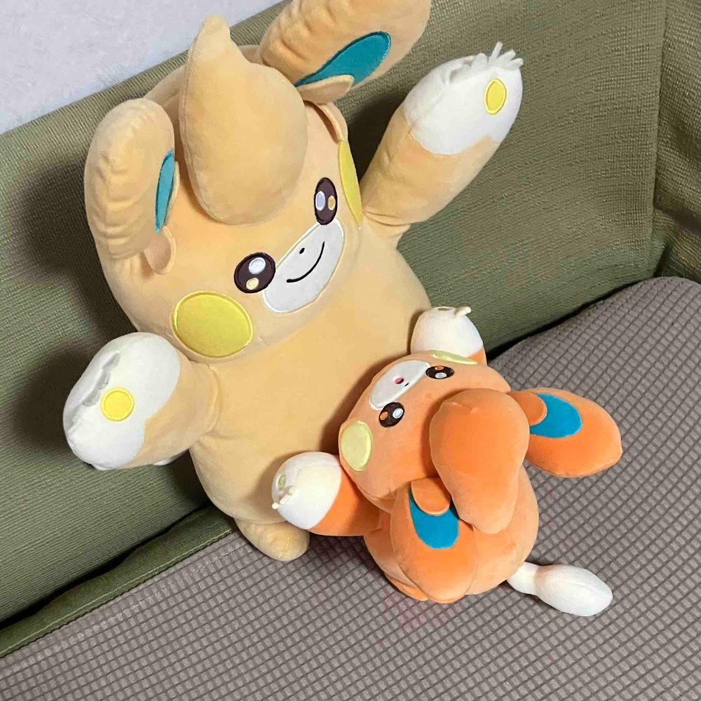 あたらしい　おともだち！
ぱも　の　もみじちゃん　だよ〜！
せいかくは　しんちょうで　ちょっぴりみえっぱり　だって🐼
けいかいしんが　つよいけど　いろんなものに　きょうみも　あるみたい🍁⚡️
うちのひと　まえに　ぽけもんせんたーいったとき　ぱもちゃんが　いなくて　そのときから　ずっと　おむかえ　まよってたんだって🌀
かえでちゃんも　きょうだいが　できて　うれしいね💕
