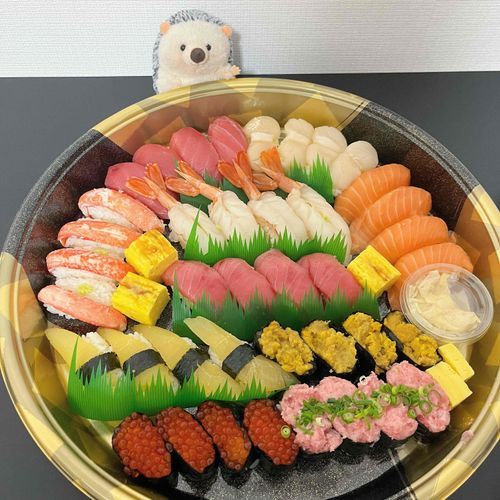 大晦日はおすしパーティーだよ🍣
ウニはウニが大好き！ウニに溺れたい…
