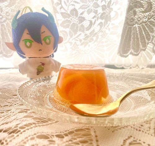 びわをゼリーに閉じ込めて