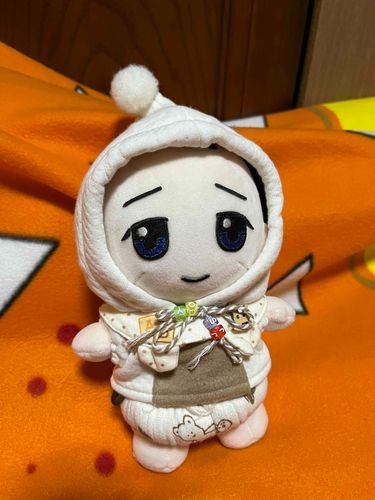 「くりすます」がおわったから、「さんたさん」の「おふく」から「おきがえ」なの！
「あたま」に「ぽんぽん」がついてる「おふく」なの！
おかーしゃんはこの「おふく」を「ちょんちょこりんのおふく」ってよぶの！