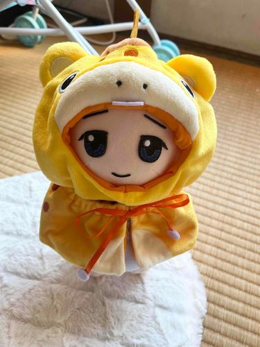 みてみて〜なの！
おかーしゃんがずっとかおうかなやんでた「おふく」がとどいたの❣️
「ぶーすか」っていう「きゃらくたー」の「なりきりせっと」なの！
いつもの「おみせ」じゃないとこの「おふく」だから「さいず」がわからなくて「ぶかぶか」になっちゃったんだって！