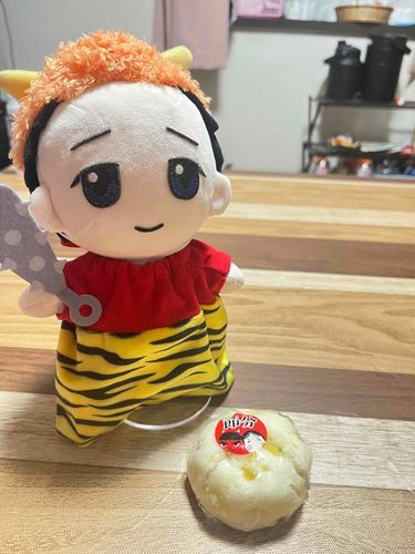ひさしぶりの「とーこー」なの❣️
きょうは「せつぶん」だから、「おにさん」に「へんしん」なの👹
そしたら、「おまんじゅー」もらったの
「おにまんじゅー」っていうんだって！