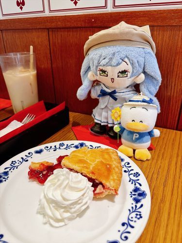 なんだかとっても素敵な気持ちになるアンナミラーズのチェリーパイなの！