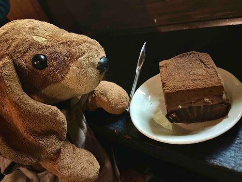 うんめぃおみやげ　もらっだ！！！
うまっうまっ…