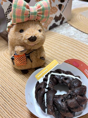 今からミスドとGODIVAコラボのドーナツいただいちゃいま〜す！
