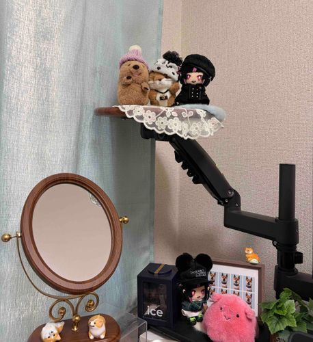 作業机を改造してぬい専用シェルフ作ったよ！
あの子はどーこだ
