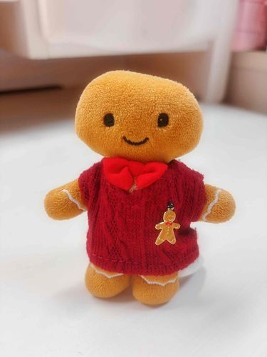 くきたんのいちばんお気に入りのお洋服に、かわいいミニくきたんつけてもらったの
すごくお気に入りになって、うれしい！