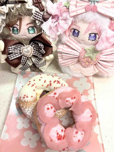 🐱こはぬさん、春だなぁ⭐️

🌸せやね、春やなぁ( *¯ ꒳¯*)

🐱桜ドーナツでも食べるかぁ🌸🍩✨️

🌸またえらい可愛らしいドーナツやねぇ*ˊᵕˋ*

