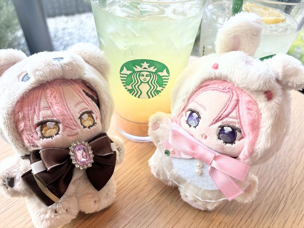 🌸先日かいぬちの友と出かけた時のやつなんやけどかいぬち載せ忘れたんやと𐤔𐤔
🐱この時は暑かったが俺らみんなではじめてお出かけ出来て嬉しかったなぁ⭐️
🎪ましゅ達もみんなと出かけられて超Happyだったよぉ↑↑↑♡
その後同じ時に来たうさこは©と写真📸撮ってもらったんだァᕷ*.°
🐰🌸ましゅはんと一緒に撮ってもらえて嬉しかったで(˶' ᵕ ' ˶)