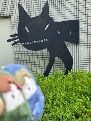 劇場の近くに大きな猫さんがいました
ちょっとﾘﾁﾁさんににてますにぇとｺﾏﾋﾟも言っています