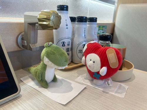 新しいおともだちのマドレーヌさんに洗礼をうけていただくはずが、うまくかわされてしまいました。