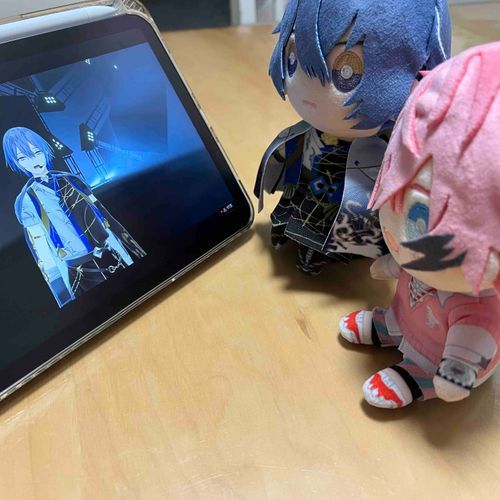 🍱🦖「ふーん、ロウきゅんかっこいいじゃん」

👻 🔪「ロウきゅんってよぶな」