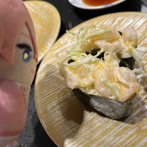 主のだいすきな海老サラダ🦐
そんなに見てもあげないよ