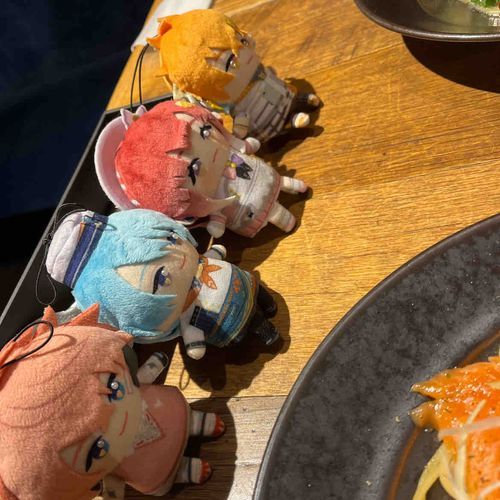 職場の先輩のリト＆ベリと一緒に