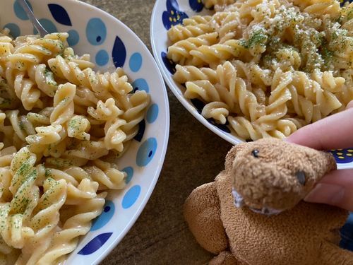 みたんがめずらしくおりょうりつくってくりたんだよ かにのソースでたびたよ パクパクたびちゃったよ