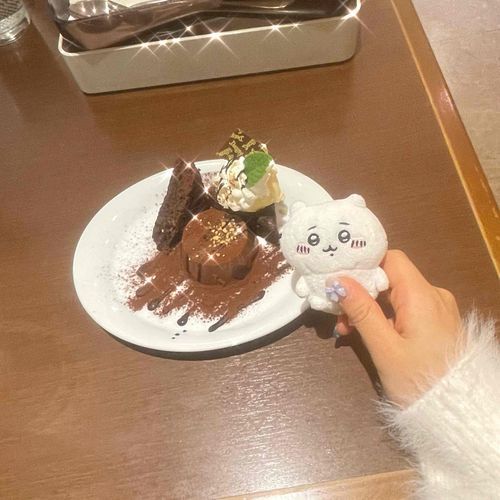 甘いのかわいいの、だいすきだもん(  •̆·̭•̆ )🩶