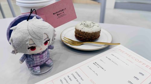 少し前に噂になったカフェへ

メニューちゃんと考えれば良かったな〜。