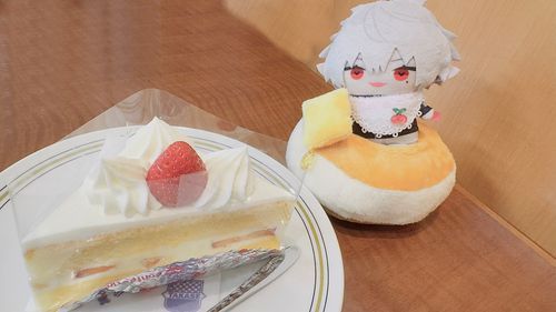 写真係が、昨日ルンルンでにじそで、購入したパンケーキ。そんなことよりイチゴ🍓が食べたいｸｽﾞﾊさん。