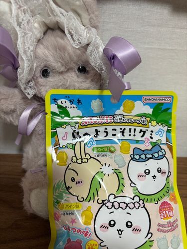 💜🐰きょうはグミの日なのね♪とろぴかるなグミをもぐもぐ🍍
