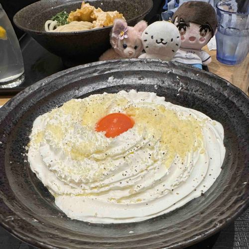 どうやらここに、うどんが隠れているらしい…