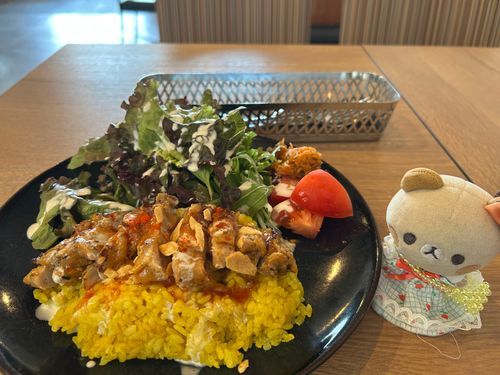 みんな、これしってる？
ちきんおーばーらいす🍚🍗🫪
やといぬしが　くれて　ほっぺおちたよ🫪🫪