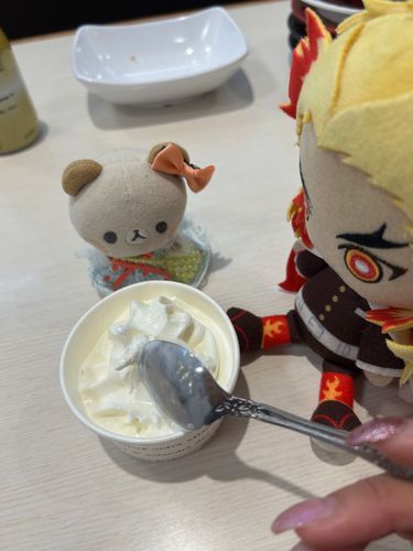 やといぬし　あいす　くれた😭
おぼん　おそうじ　いっぱい　やったから…🤩