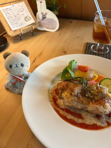 ちきんそてー　らんち
こんなにこうきゅうなのに　せんえんだい　らしい💰