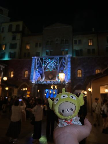 じつは　でぃずにーに　いってました🐭みんなが　かぶっているやつ　かってもらえました👽