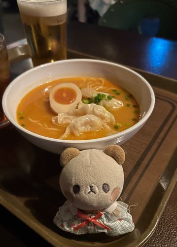 でぃずに　さいごの　しゃしん。
ぼるけいにあ　えび　らーめん🍜
やといぬし　わんたん　くれた！