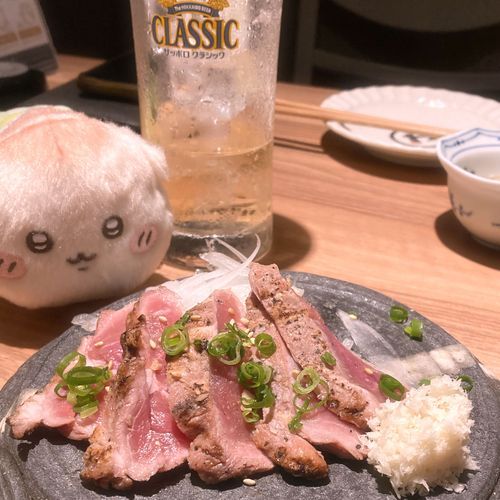 昼飲み③
ハイボールとラム肉のたたき(画面外に日本酒3合)