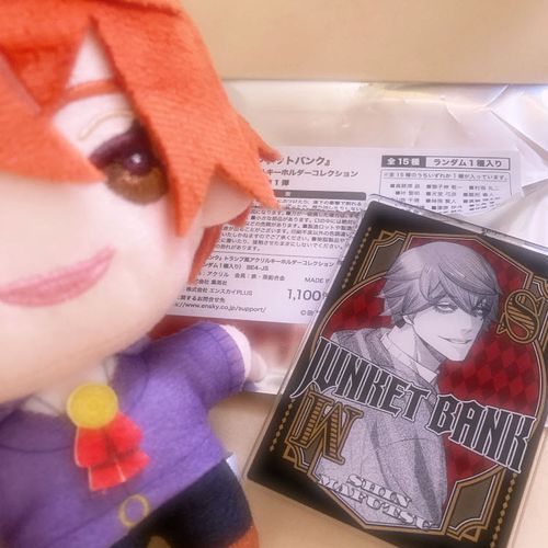 ランダムキーホルダー
試しにひとつ買ってみたらボクが出たよ！
何が入ってるか分からないってワクワクするね！