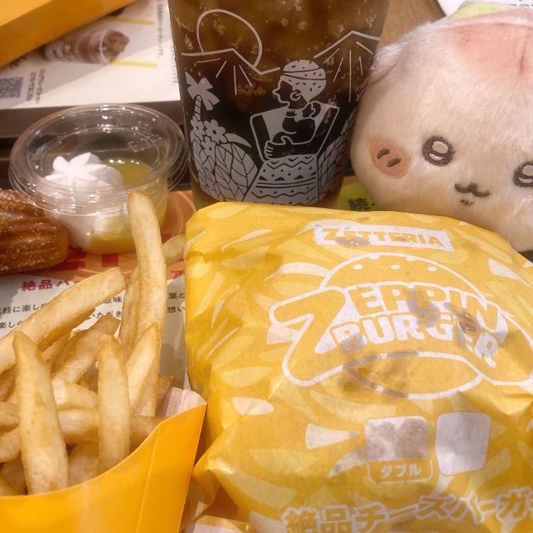 ちいかわ4DXみたよ！
楽しかったね
揺れすぎて吹っ飛ばされるかと思ったよ

(これでくら寿司コラボに行けないかなしみを晴らせたね、、🥲)