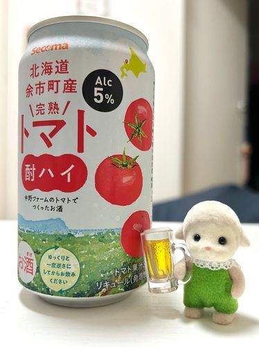 ふわもこSNS、はじめました✨
ひつじの赤ちゃんのメェ子です🐑

今夜は華金！ということで、夏バテ気味のご主人と一緒に晩酌タイム🍻
アツい夏は、やっぱりこれだよね〜。