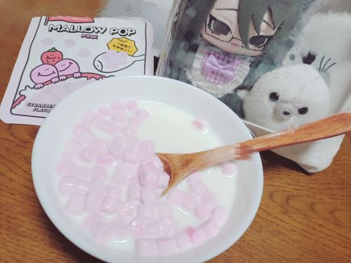 おやつタイム🩷
このお菓子なかなか見つけられないから
買えてよかった👍️👍️
