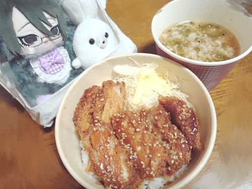 今日のお昼ご飯‼️
お肉だらけでテンション爆上がりなまおくん🩷