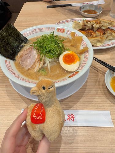 久しぶりの王将🍜✨🥟ラーメンと餃子とか食べたよ！！おいc...お腹いっぱい…