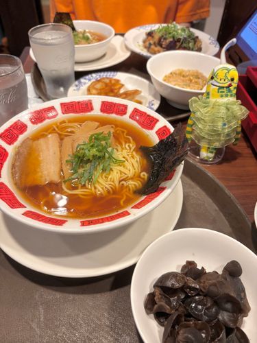 行ってみたいにんにく専門店が今日もやってなかった🧄なので久しぶりにバーミヤンにいきました🍜平日17時まで大盛り無料、きくらげ課金🍄‍🟫